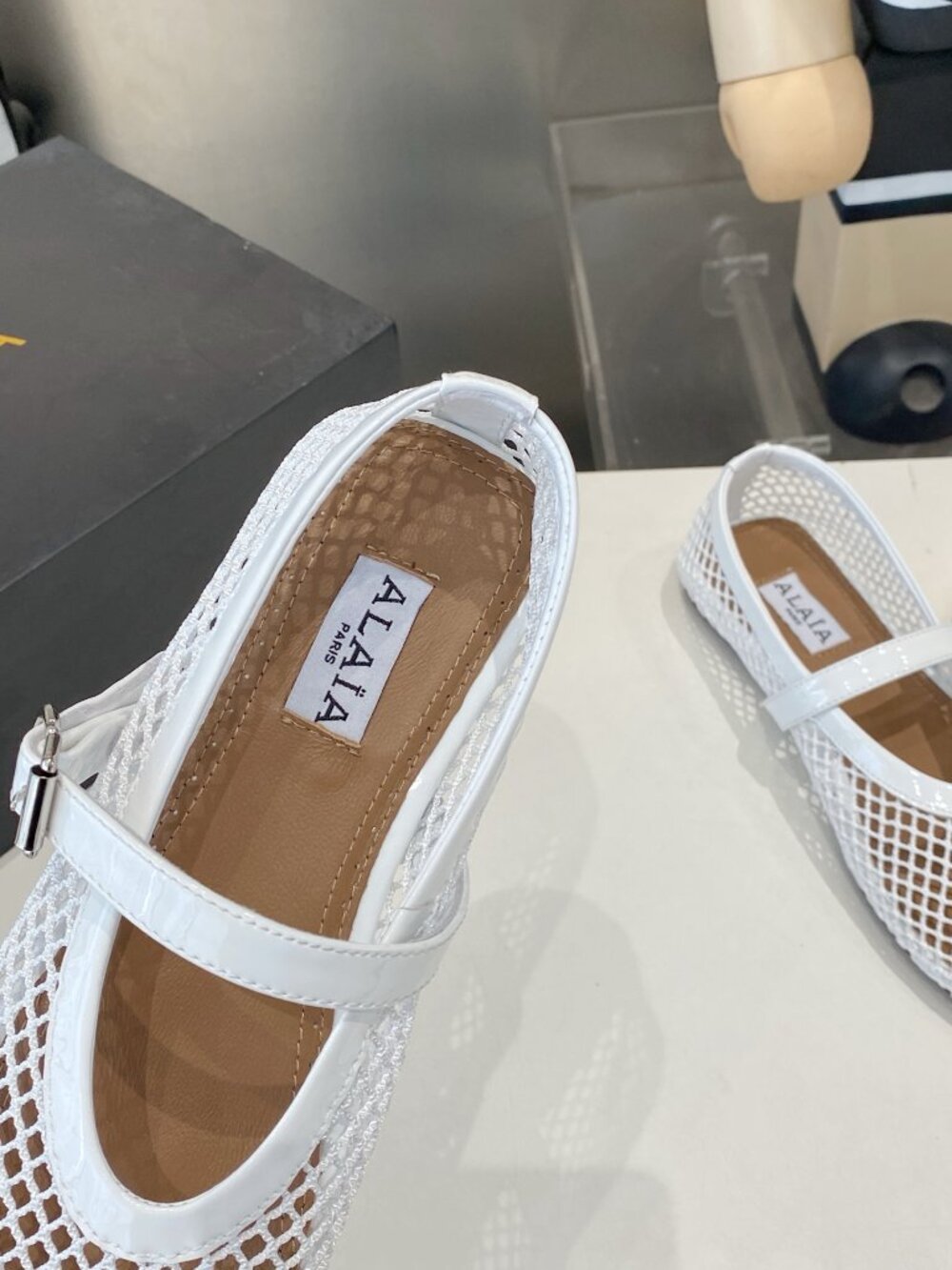 Alaïa White Mesh Patent Leather Mary Jane Flat Shoes - Picture 6 of 9